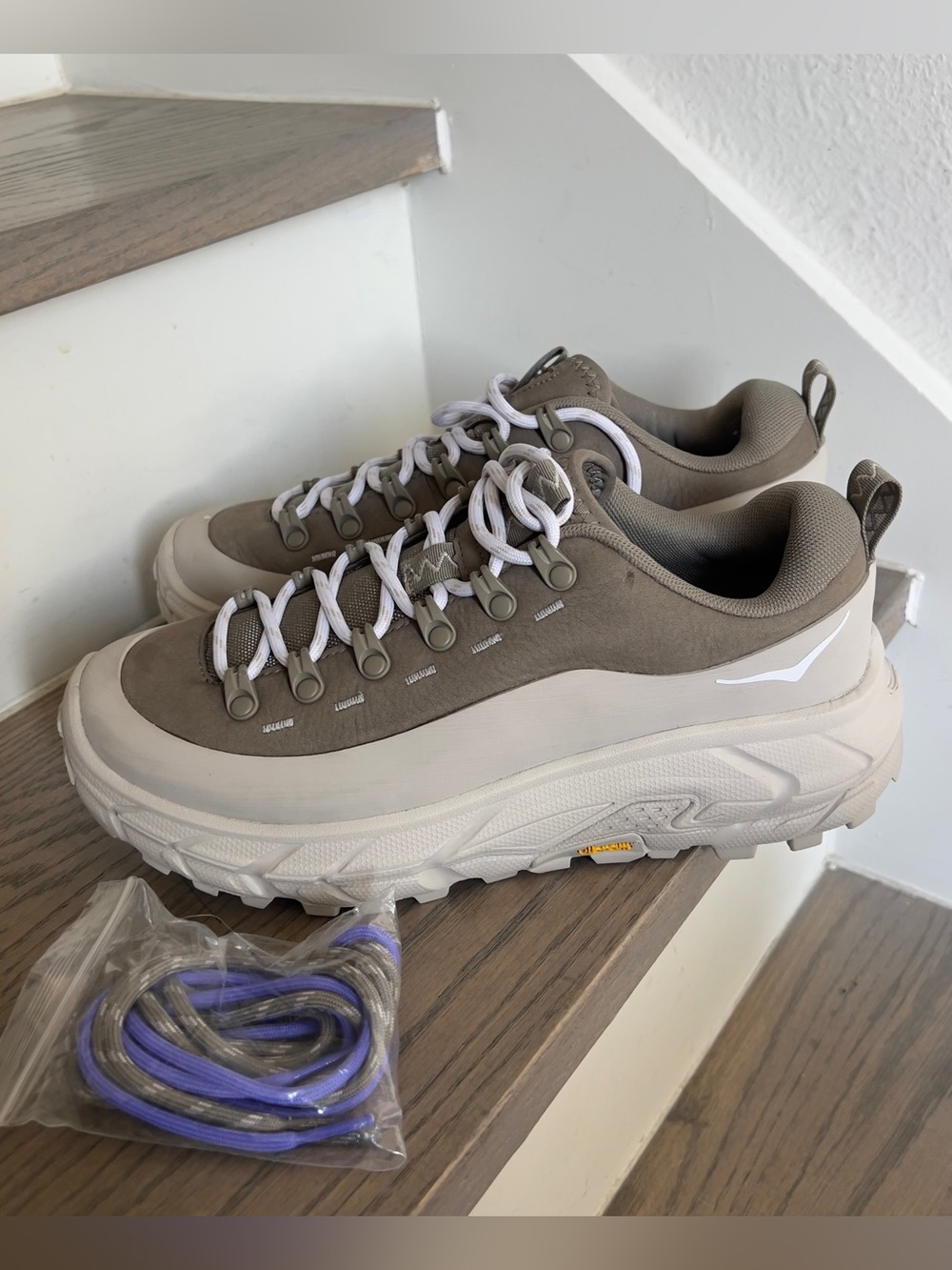 HOKA Tor Summit Hiking Sneakers in Light Roast / Putty NWOB - Picture 3 of 9